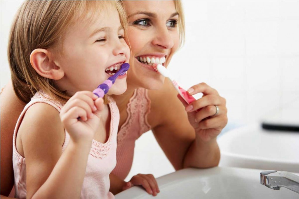 Importante cepillarte los dientes en la noche