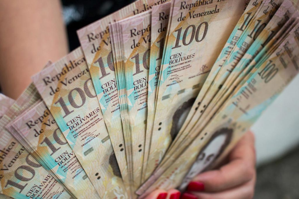 (video) Caos en Venezuela por billetes de 100 bolívares