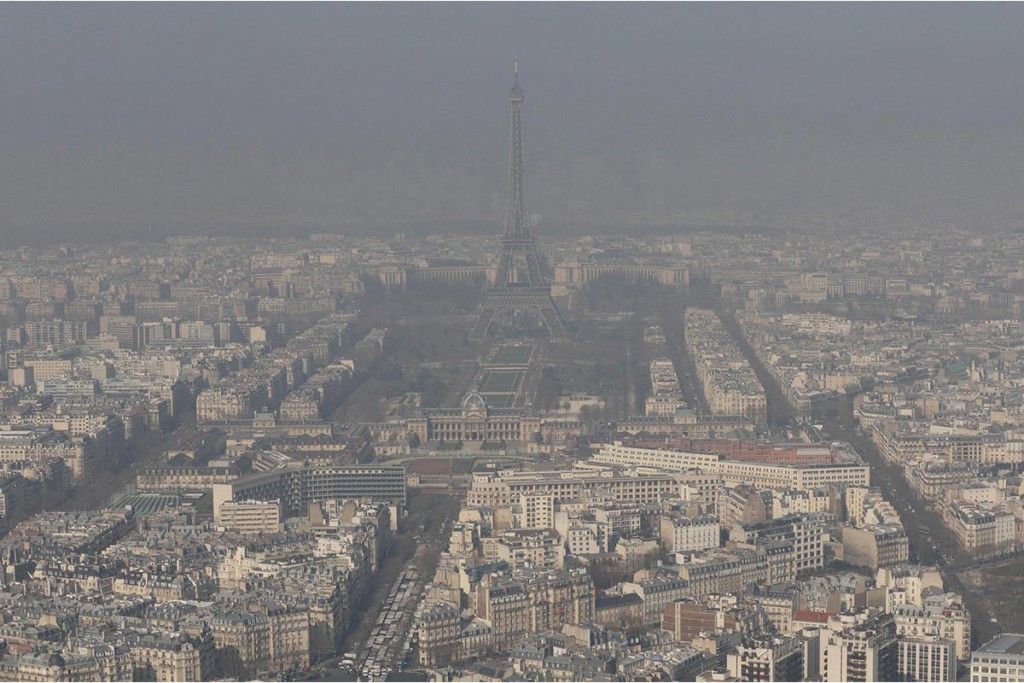 Aplican «hoy no circula» en París