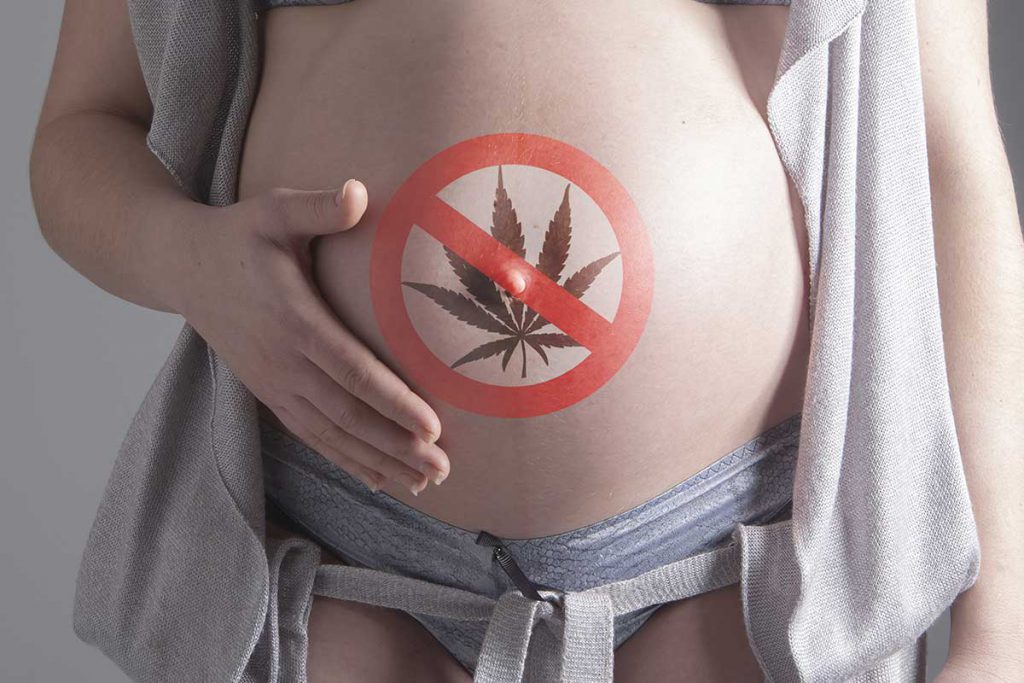 Madres embarazadas que recurren a la marihuana