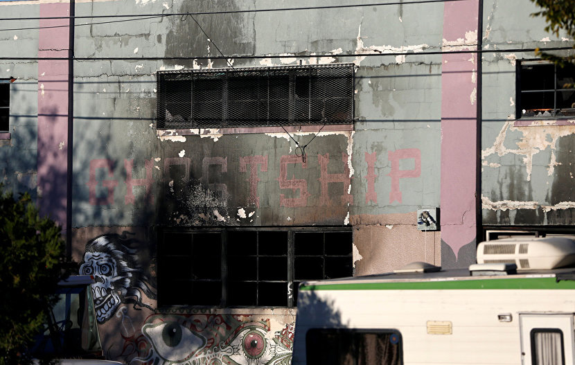 Aumenta a 40 cifra de muertos por incendio en club nocturno de Oakland
