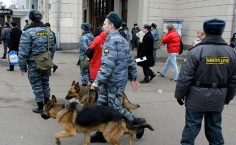Evacúan a tres mil personas por amenazas de bomba en metro de Moscú