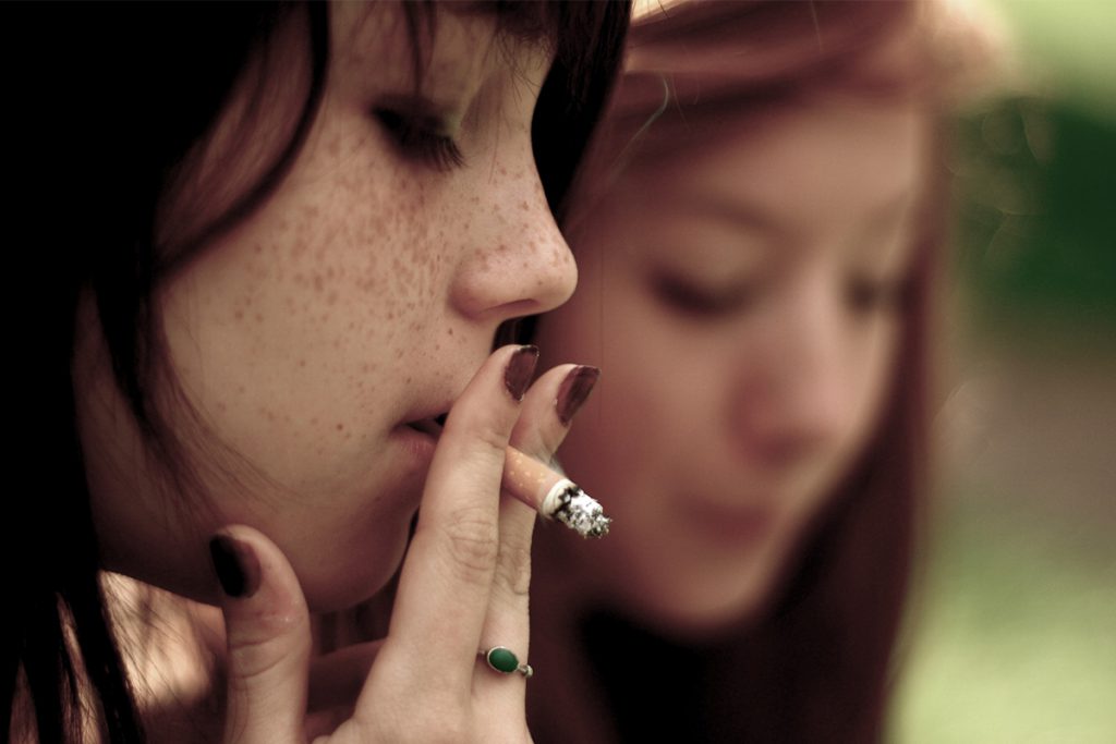 Tabaquismo pasivo; estos son los grandes riesgos de vivir con un fumador