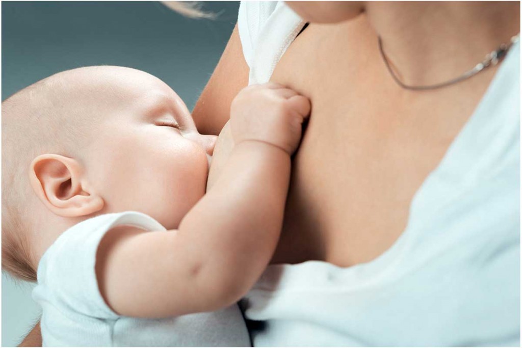 Importante amamantar a los bebés los primeros 6 meses
