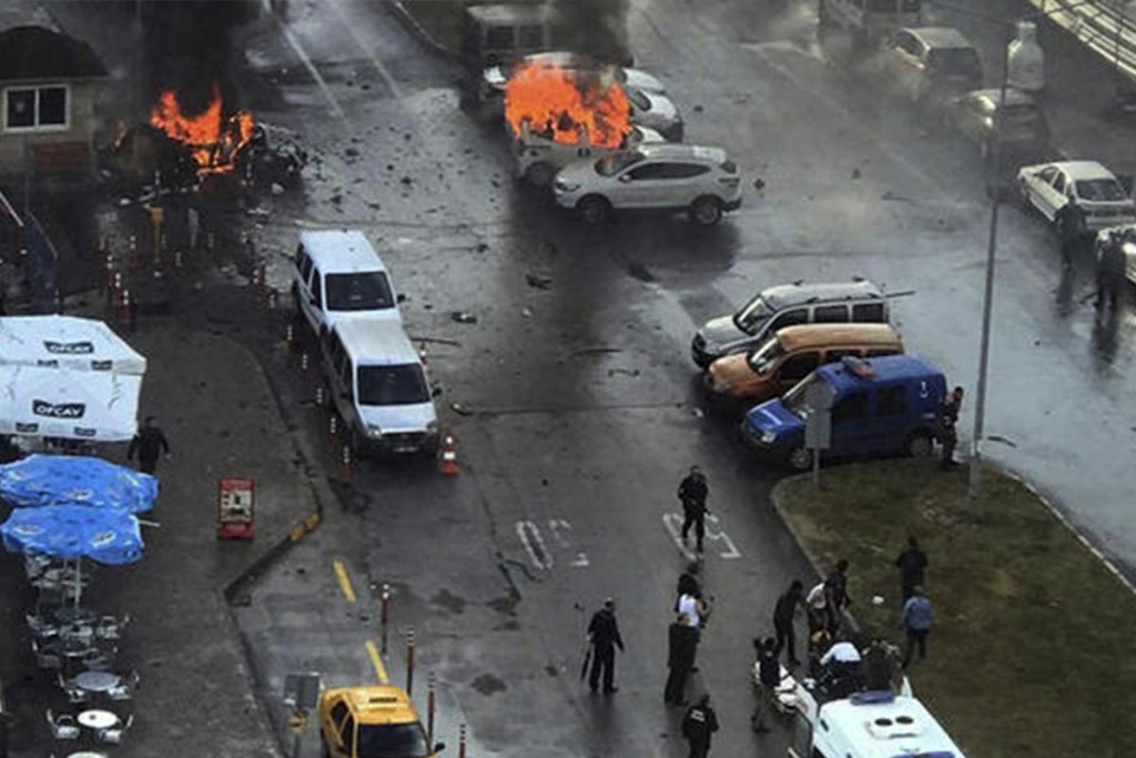 (video) Estallido de coche bomba en Turquía