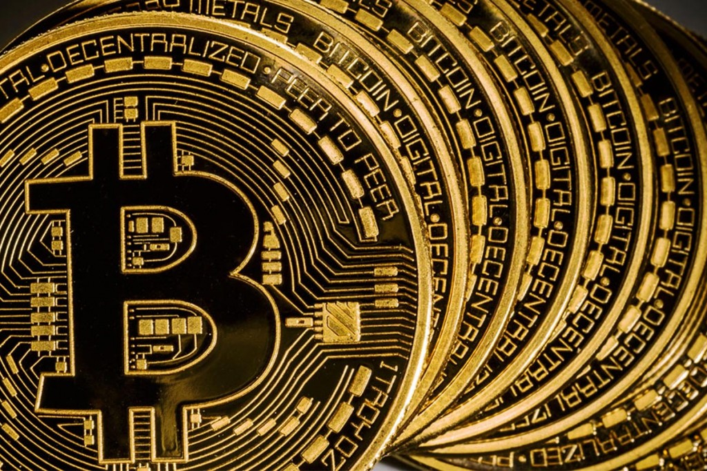 Bitcoin inicia el año, llegado a los mil dólares