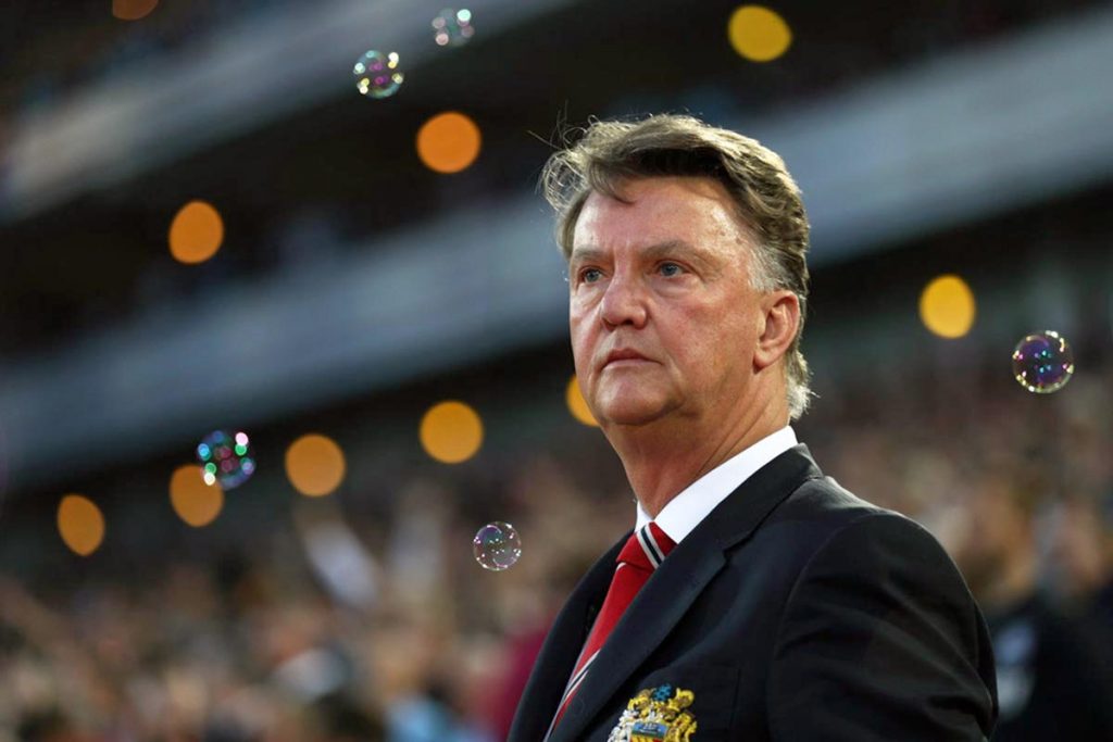 Louis van Gaal deja las canchas