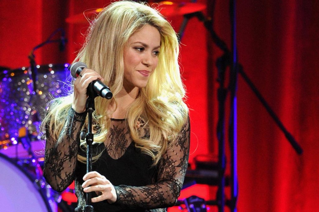 (video) Shakira pide atención a niños desfavorecidos