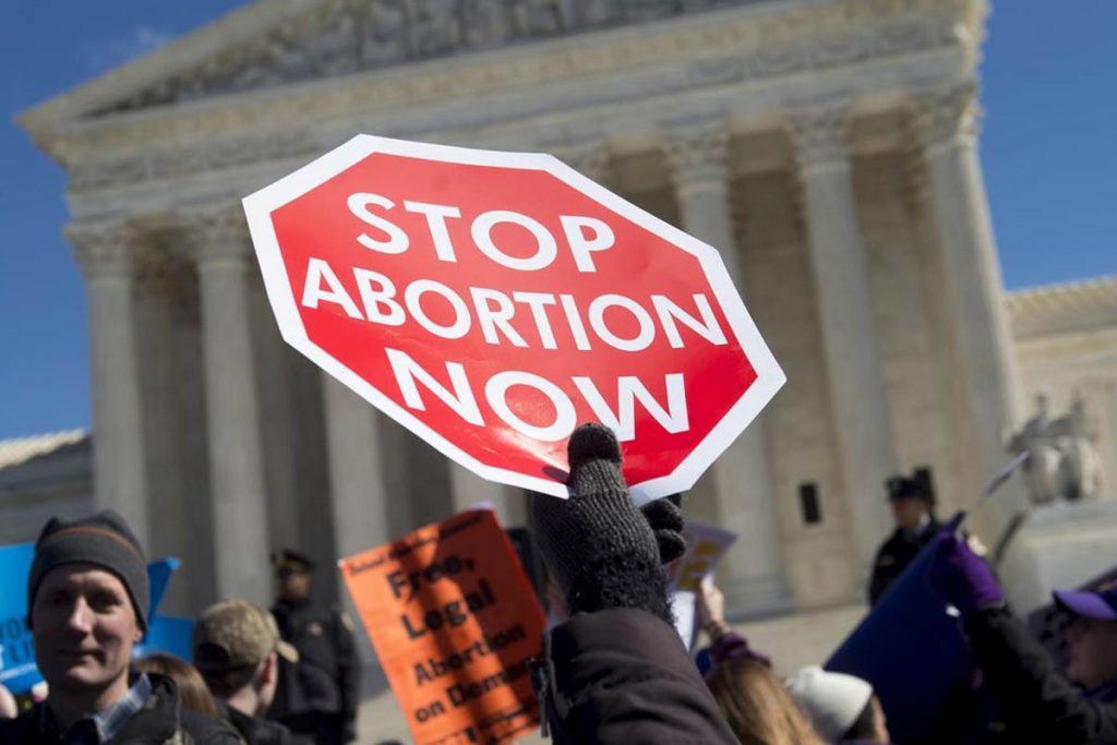 Clínica de abortos de Missouri permanecerá tras fallo de último momento