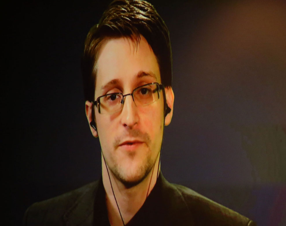 Extiende Rusia permiso de residencia a Edward Snowden hasta 2020