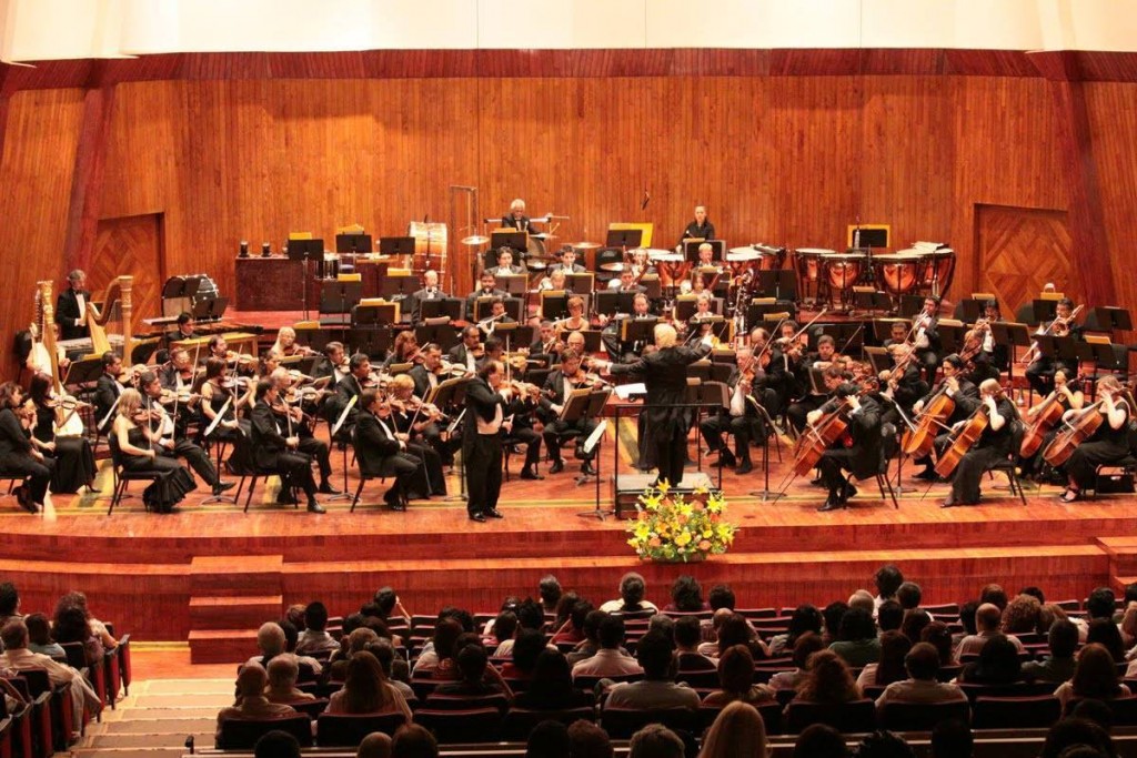 Evocación a Debussy y Shostakovich por la Filarmónica de CDMX