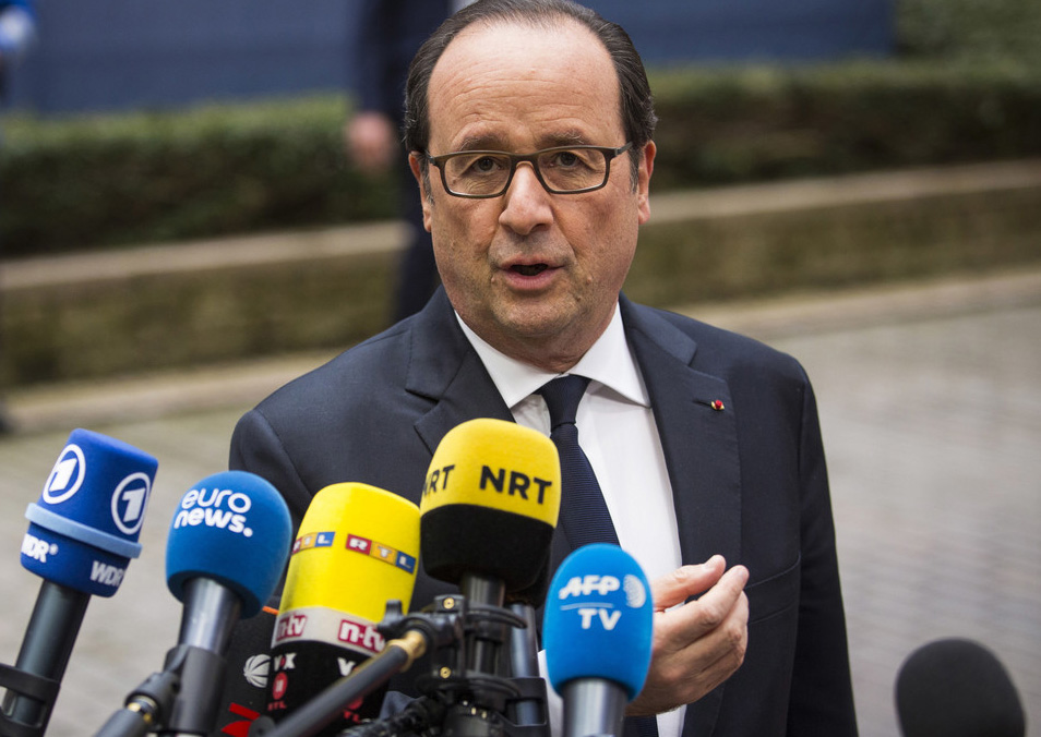 Presidente francés visita a tropas galas en Irak