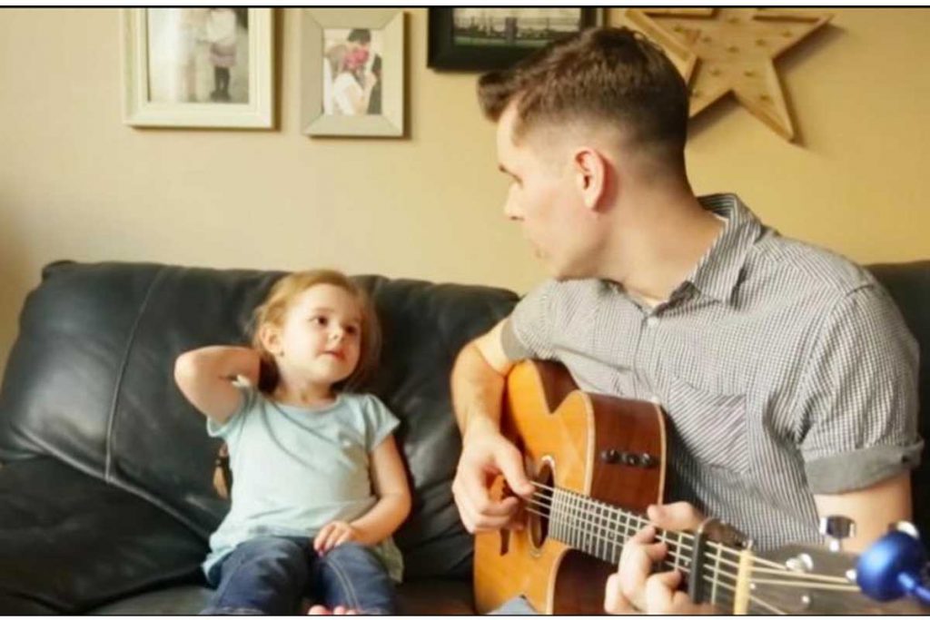 (Video) Padre e hija cantan en YouTube