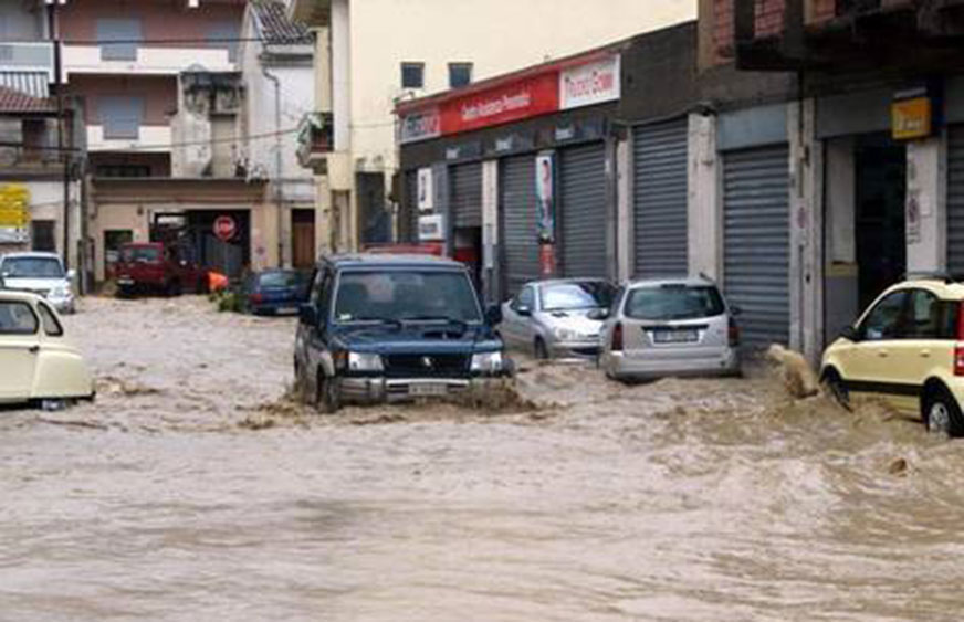 Dejan inundaciones en el sur de Italia al menos un muerto