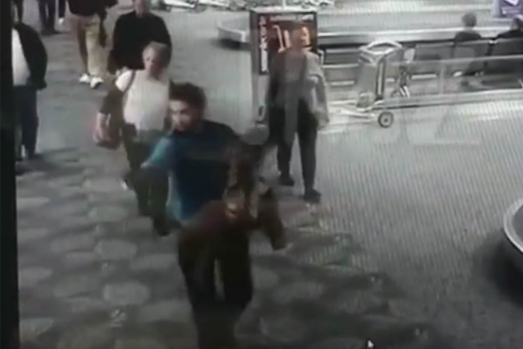 (video) Revelan video en que pistolero abre fuego en aeropuerto de Florida