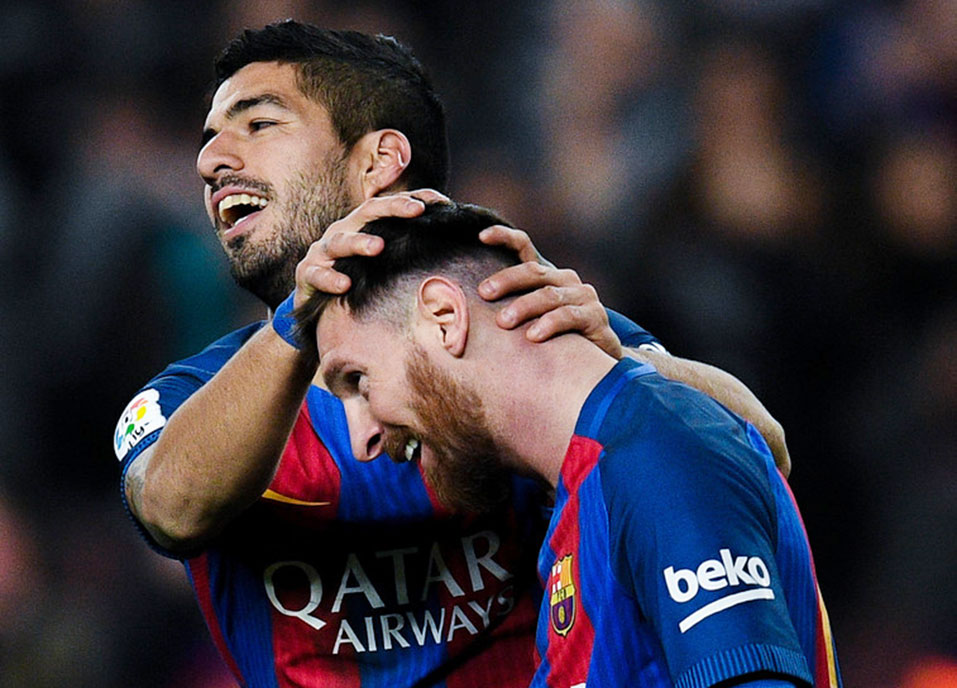 Messi con doblete, Barcelona gana 2-1
