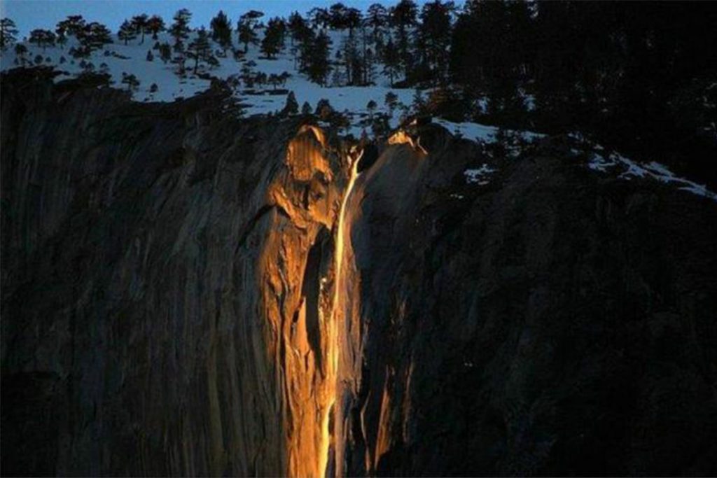 (video) Cascada de fuego, gran atracción en el Parque Yosemite