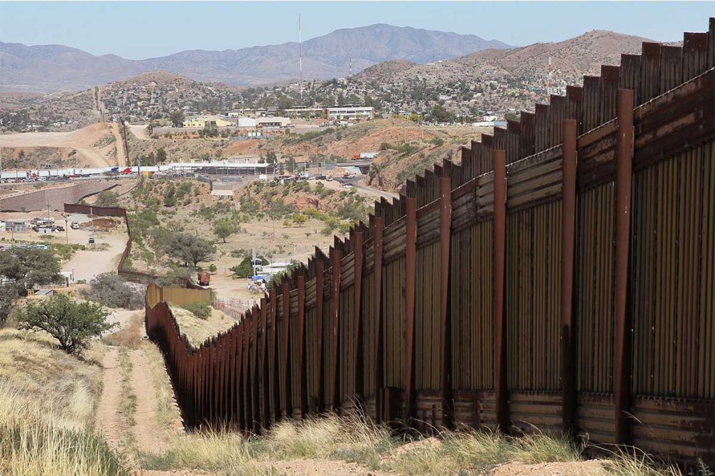 Muro fronterizo de Trump partiría tierra de etnia tohono o’odham