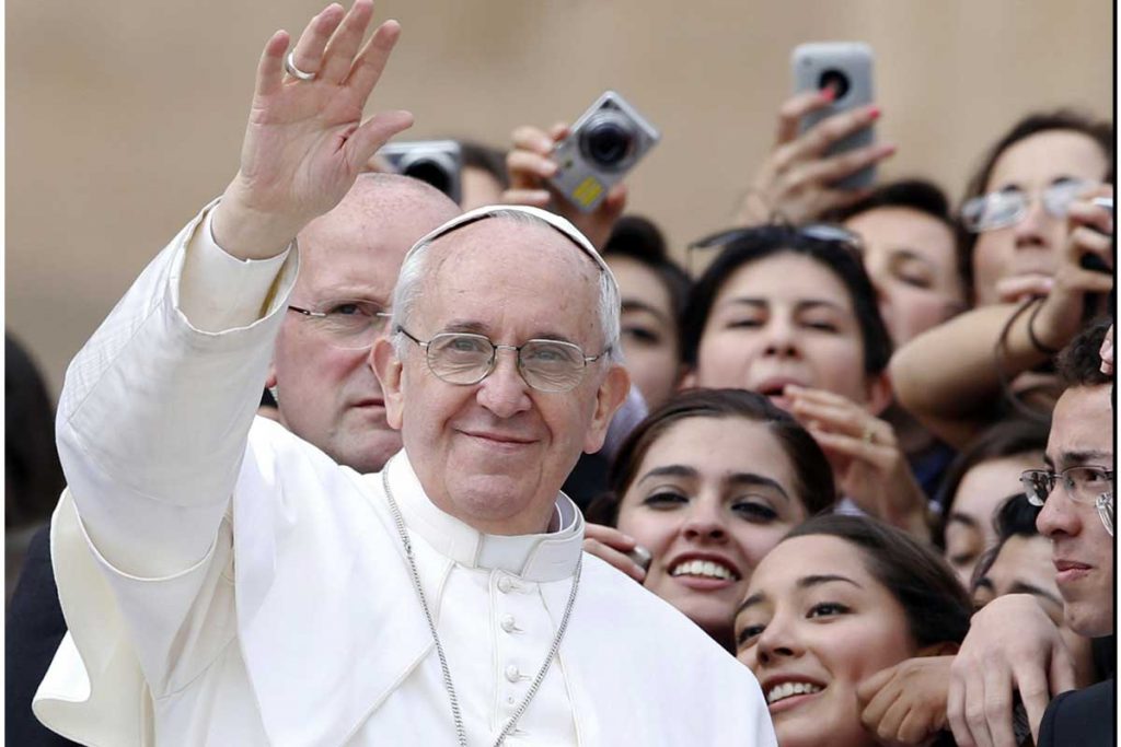 El Papa «la mujer trae armonía y nos enseña valor»