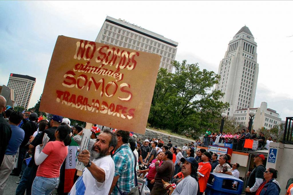La UNAM su esfuerzo por defender a migrantes mexicanos
