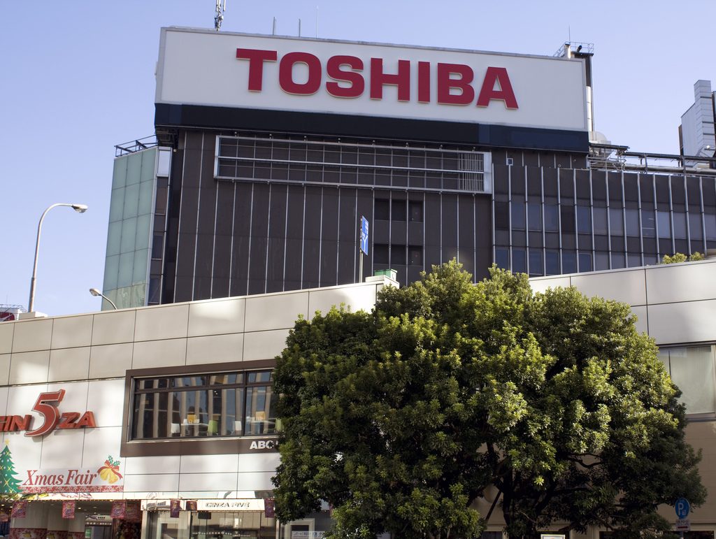 Toshiba enfrenta pérdidas multimillonarias