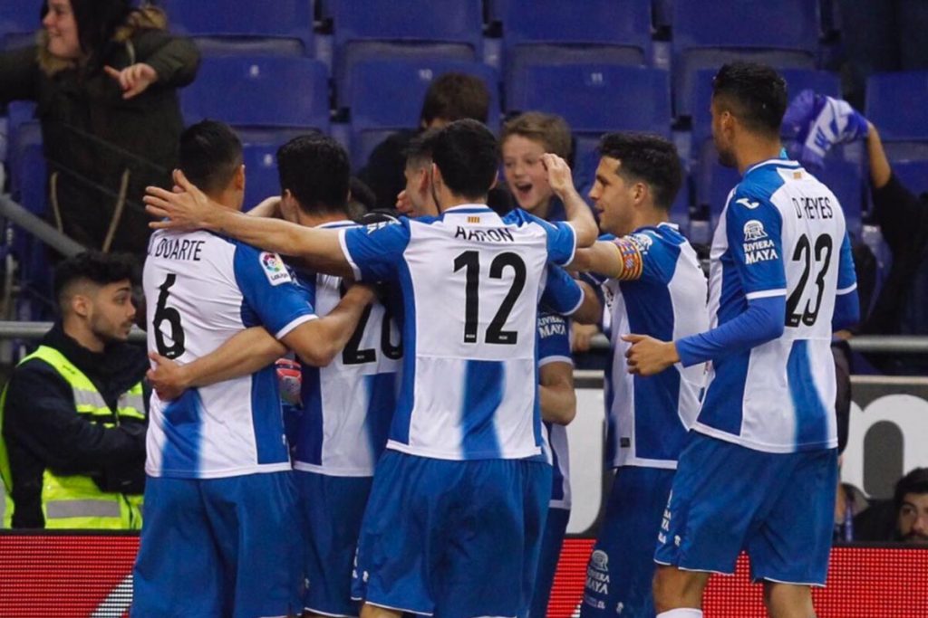 Espanyol vence 4-3 a Las Palmas en Liga de España