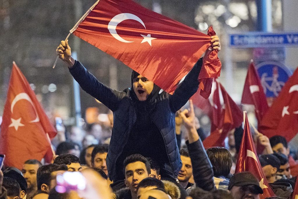 (video) Turquía promete represalia contra Holanda