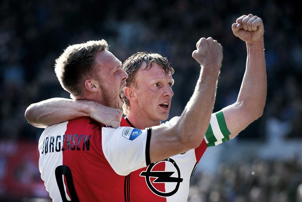 Feyenoord conserva el liderato holandés