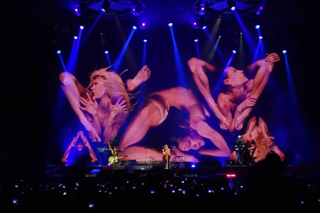 Depeche Mode encuentra la revolución en Twitter