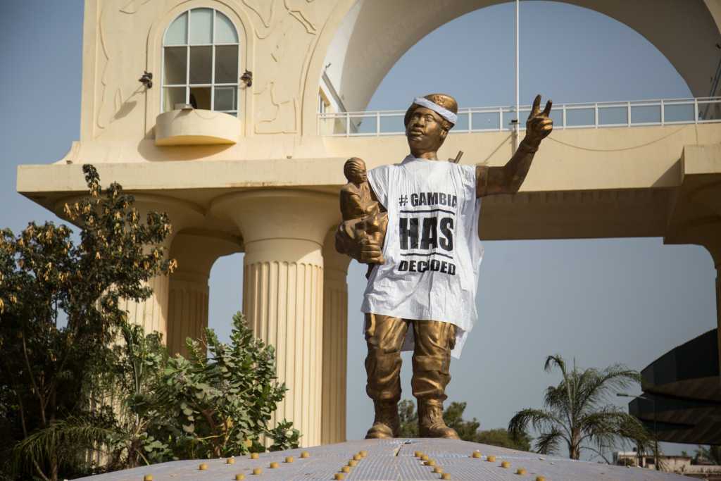FOTOS: “Gambia ha decidido”, el antes y el después de una dictadura