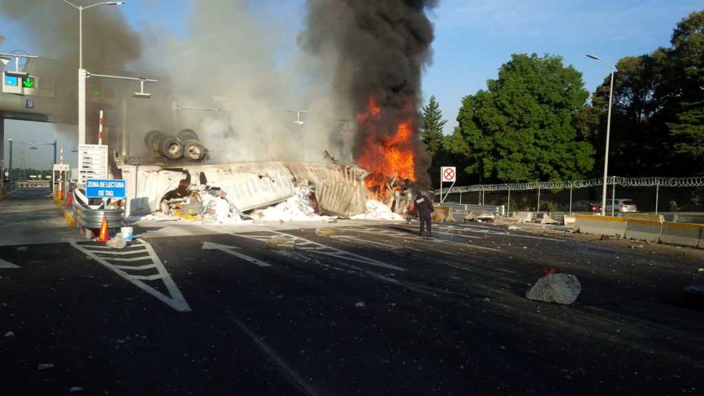 Se incendia tráiler en la Marquesa