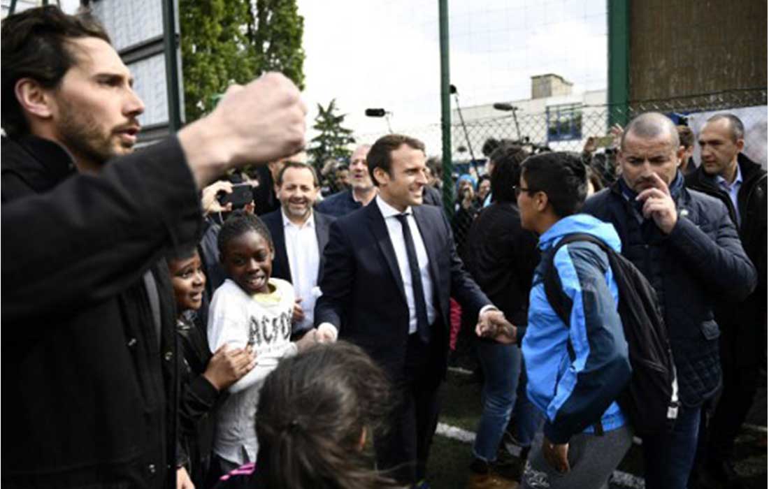 Marine Le Pen aprovecha el «vacío» de Macron