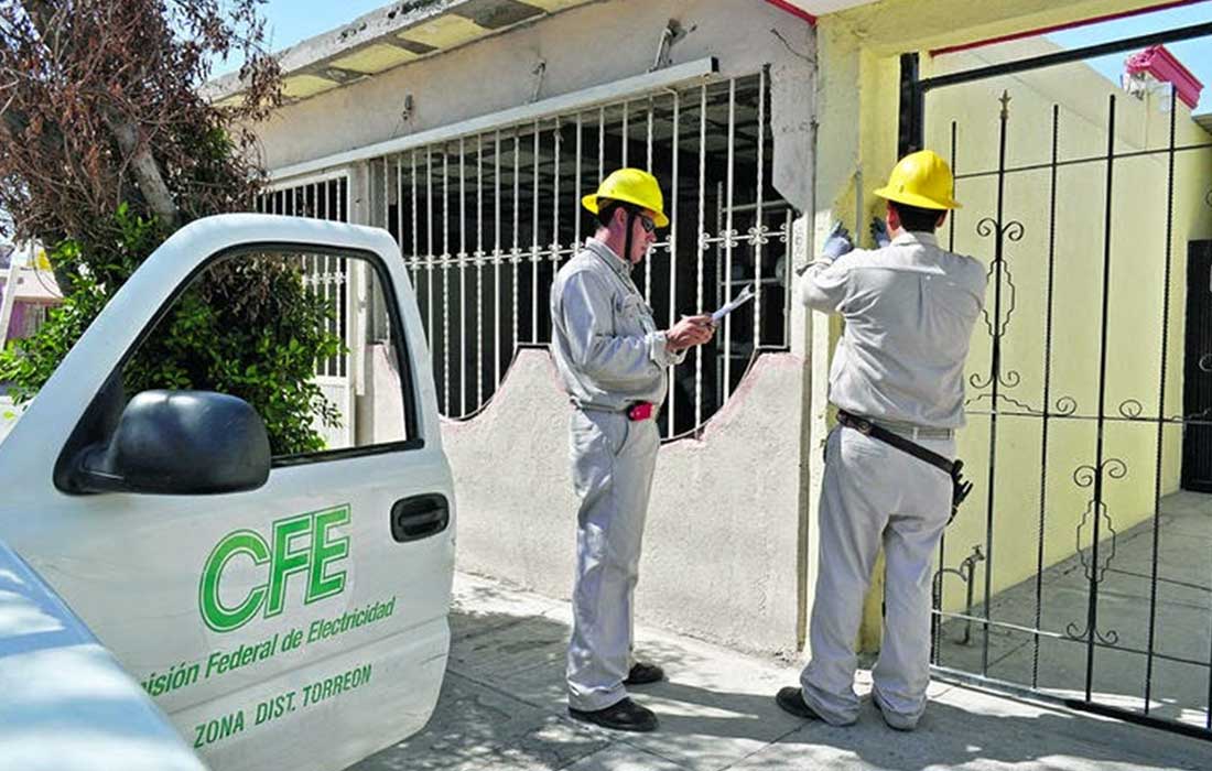 Tres empleados de la CFE se «clavaron» casi dos mdp