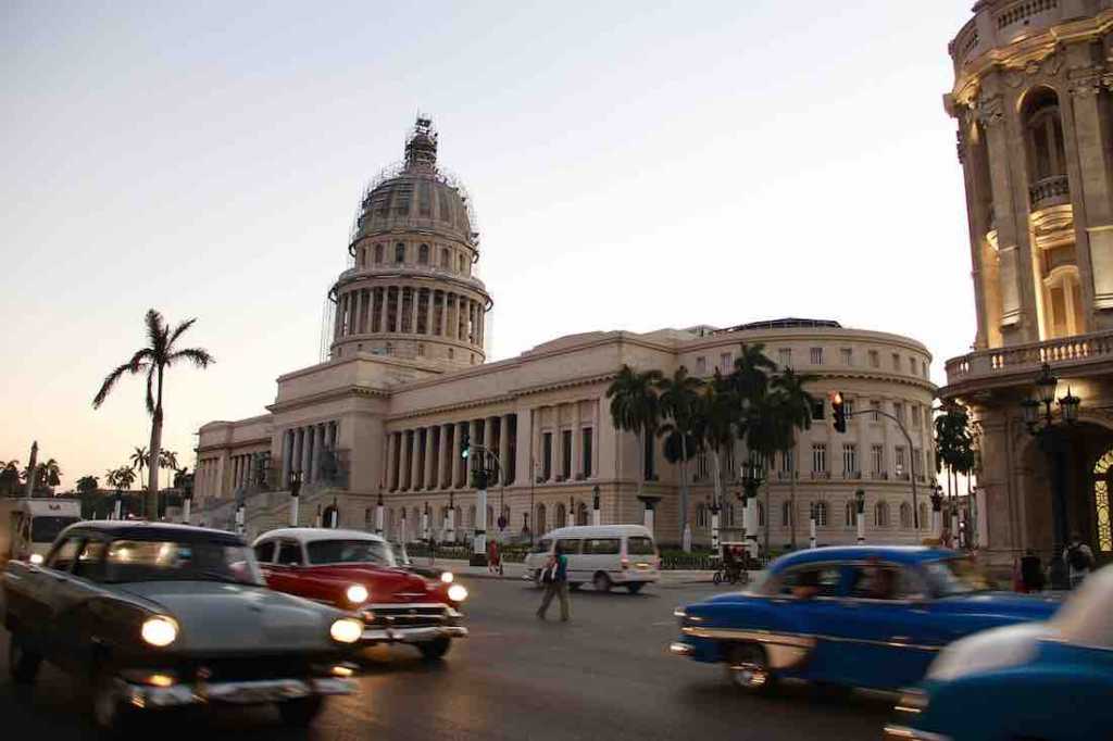 EUA emite restricciones a cubanos que quieran entrar a su territorio
