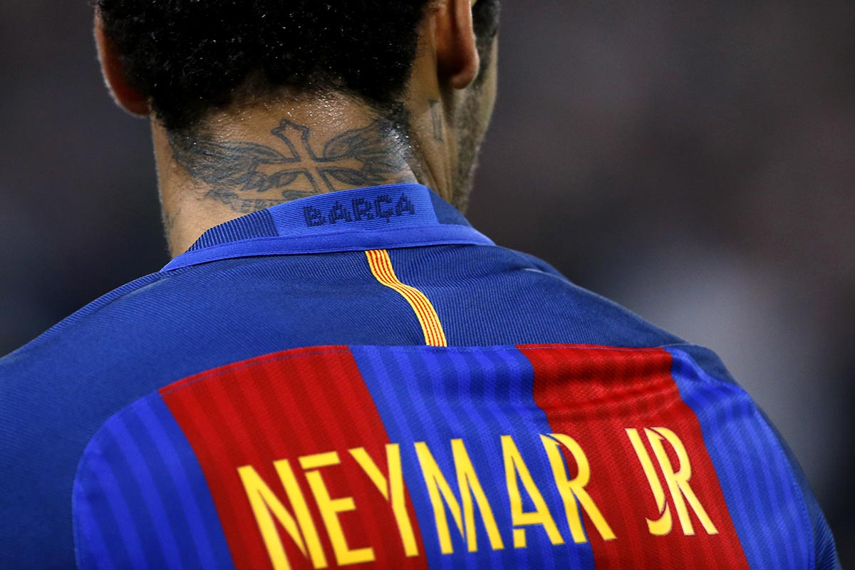 Un aplauso cuesta caro a Neymar
