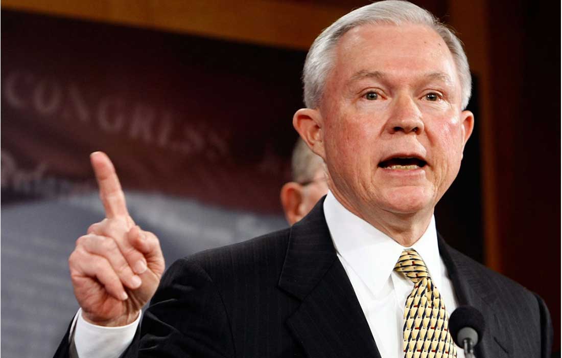 Sessions advierte: «si vienes de ilegal, no lo hagas»