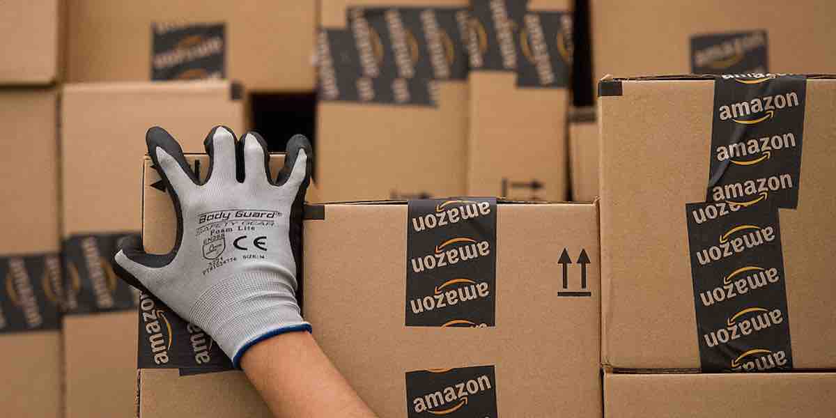 Trump ahora le echa la culpa a Amazon de acabar con empleos