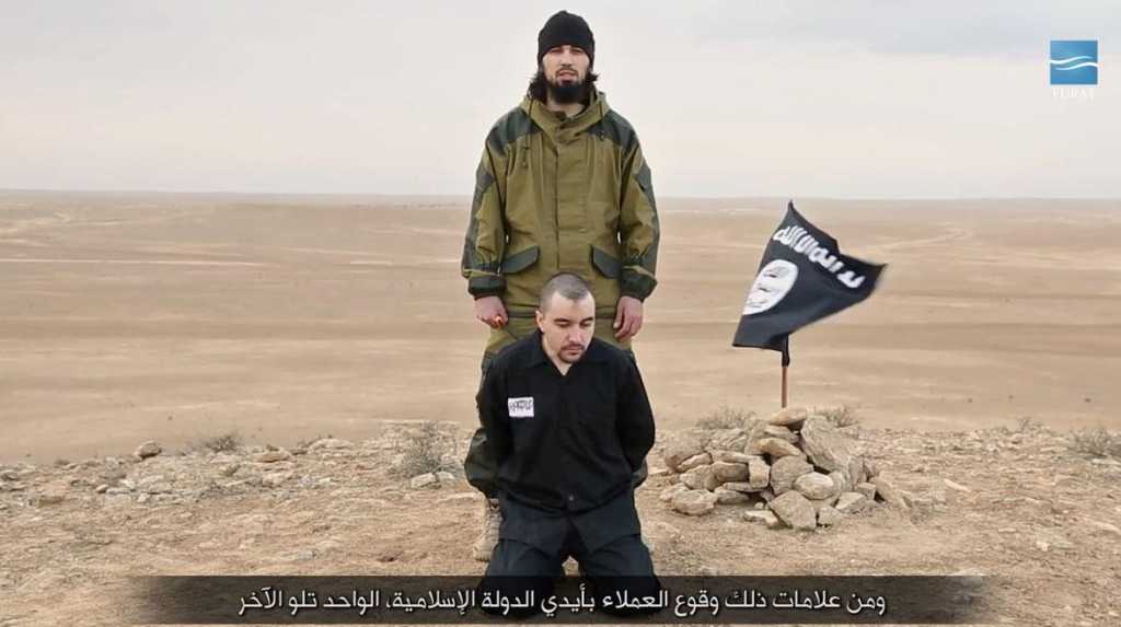 Estado Islámico decapita a oficial ruso y difunde el video
