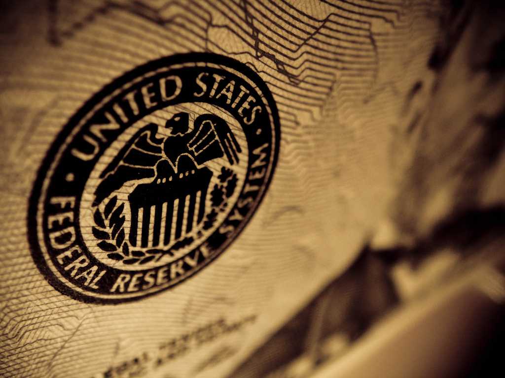 Fed mantiene las tasas; el aumento será gradual