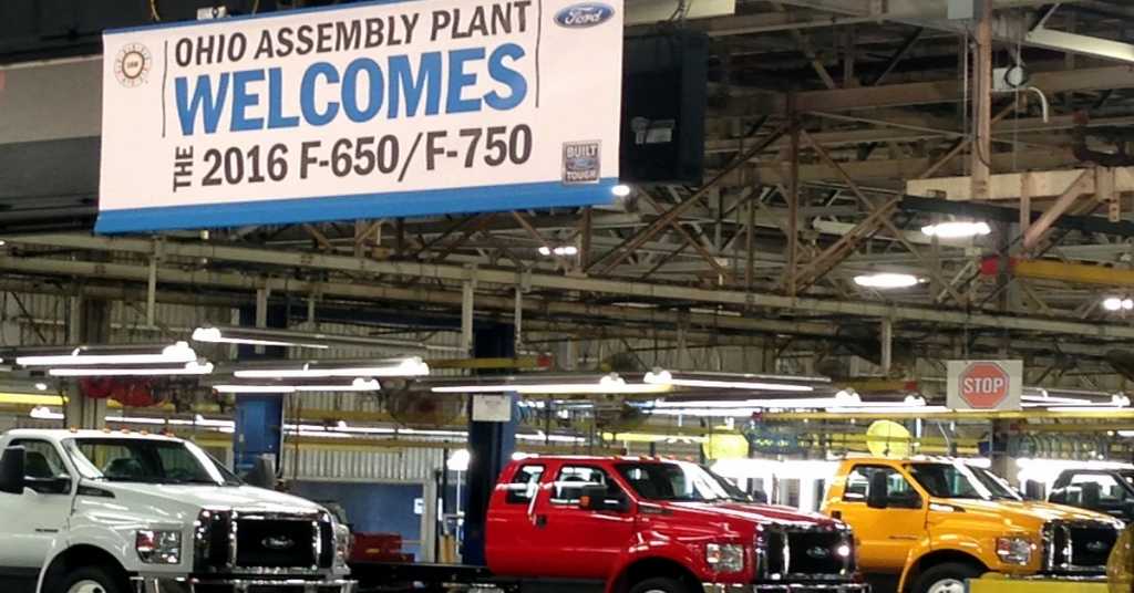 Ford inicia despidos a pesar de retirar planta en México