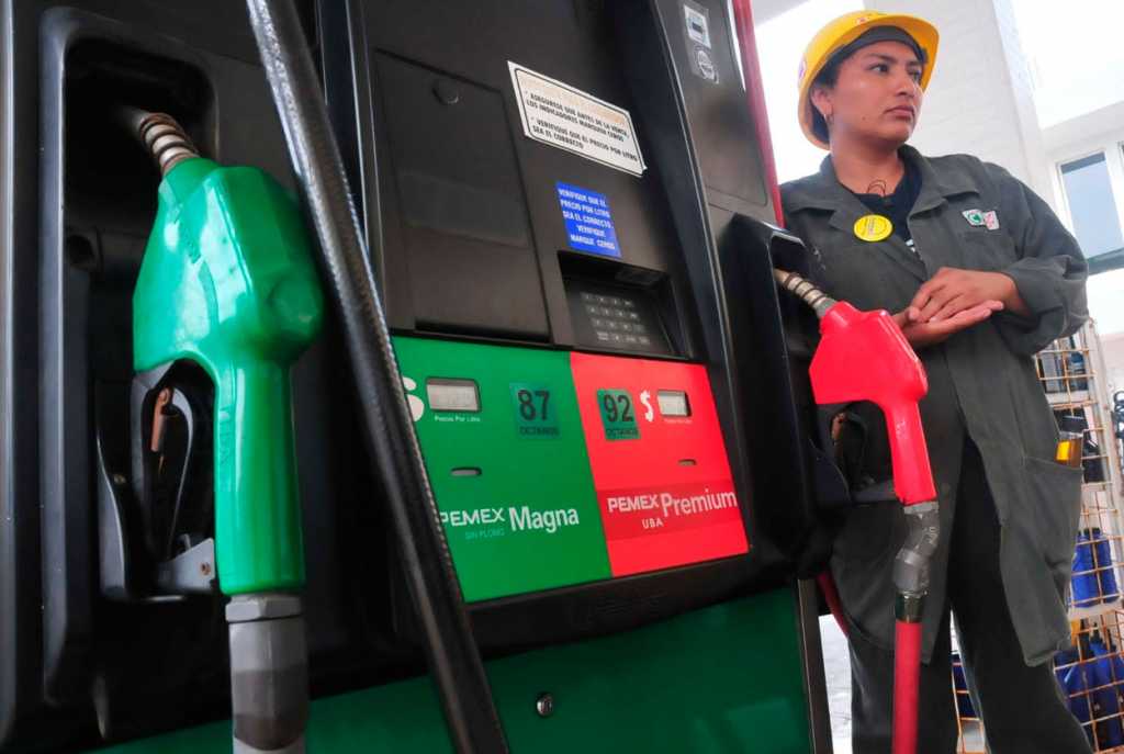 Gasolineros acuerdan ‘no abusar’ de los precios en beneficio de la ciudadanía