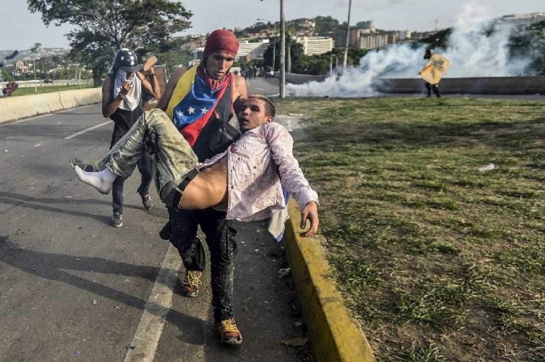 Medio millón de venezolanos huyen a Ecuador por la crisis en su país