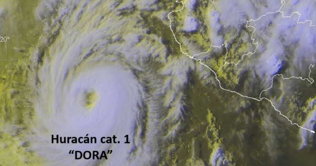 Huracán Dora sigue por costas de Colima y Jalisco