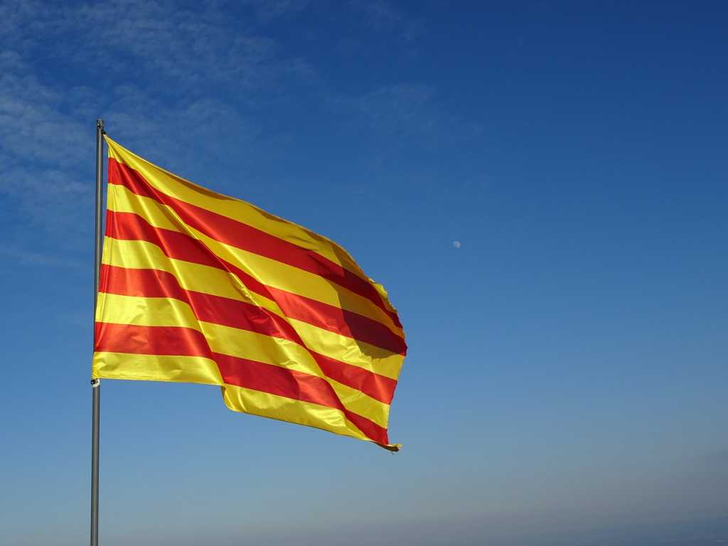 Cataluña se revela, inicia proceso para separarse de España