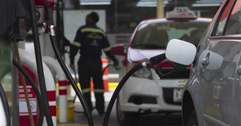 Gasolina Premium cuesta 18.02 pesos por litro este martes
