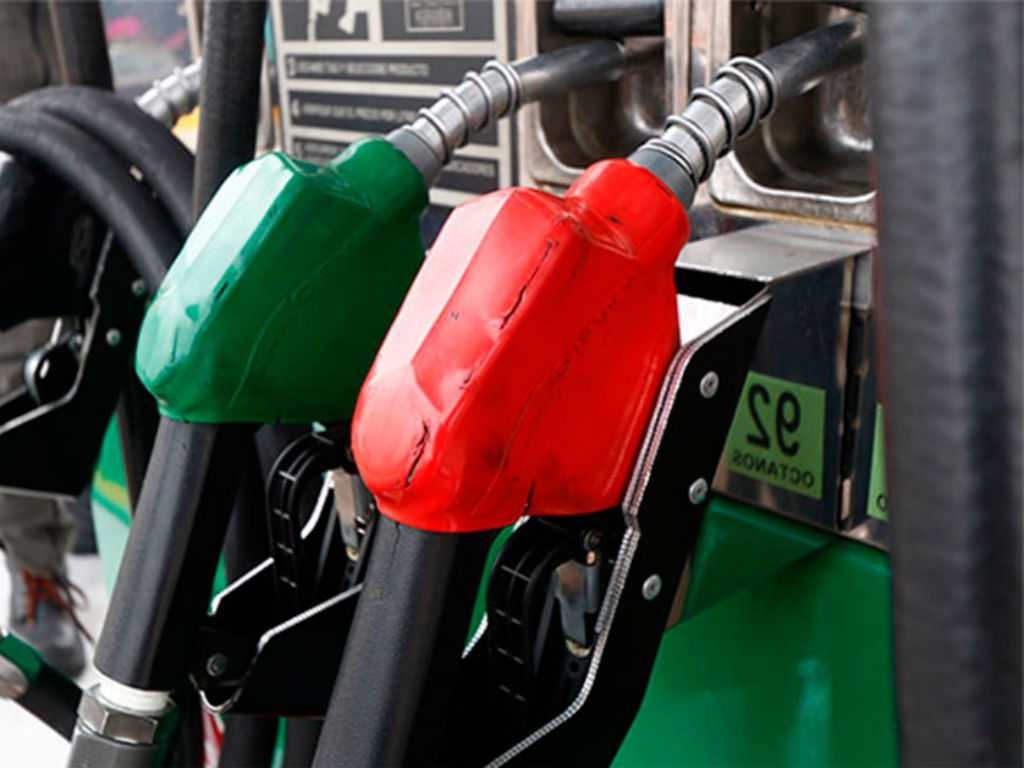 Pemex revende gasolina al doble