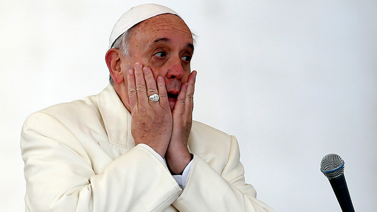 Papa Francisco admite que clérigos han abusado de monjas por décadas