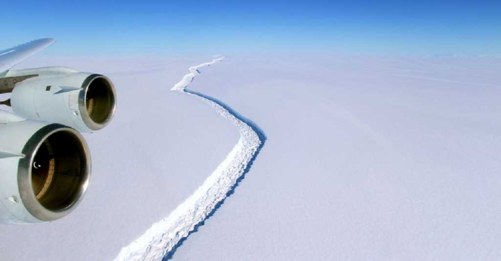 Un iceberg gigante se desprendió del Antártico