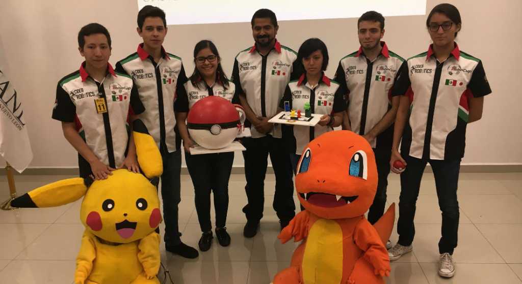 Estudiantes mexicanos en torneo de Japón con robots de Pokemón