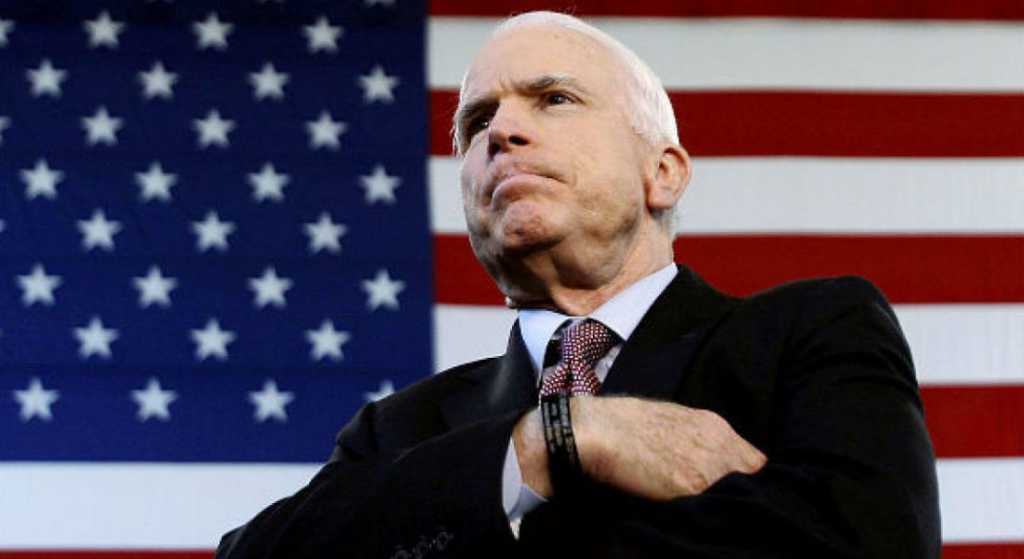 Senador John McCain padece cáncer